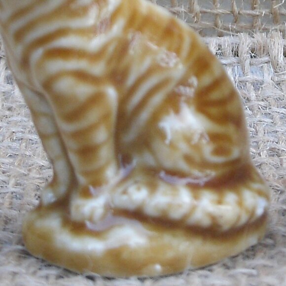 Vintage Wade Whimsies Tiger Porcelain Figurine - Picture 9 of 10